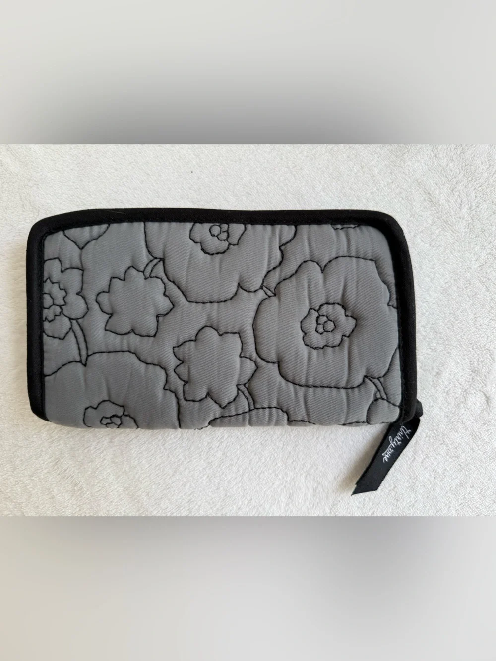 Thirty-One 31 Quilted Zip Around Wallet Floral Gray Black Poppy Retired